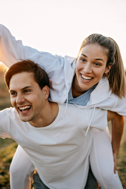 Et kjæreste par som går i terapi